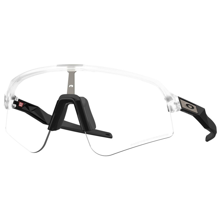 Oakley Sutro Lite Sweep Matte Clear/Photochromic Glasögon i gruppen Tillbehör / Glasögon hos CykelCity (55505)