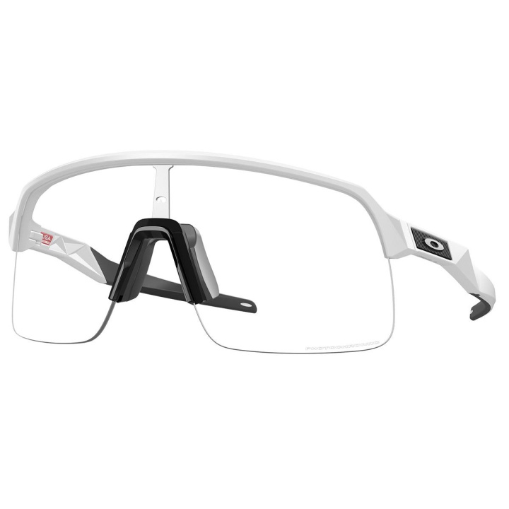 Oakley Sutro Lite Matte White/Photochromic Glasögon i gruppen Tillbehör / Glasögon hos CykelCity (55513)